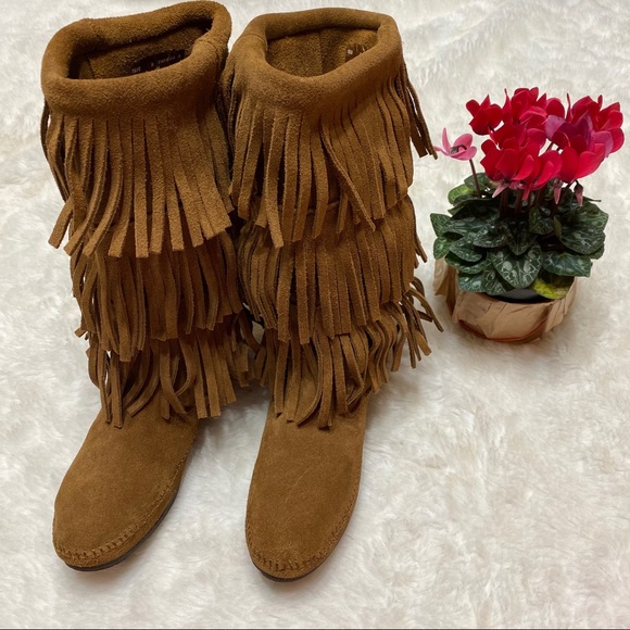 Minnetonka Calf Hi 3-Layer Fringe Boot Size 8 - Picture 2 of 6